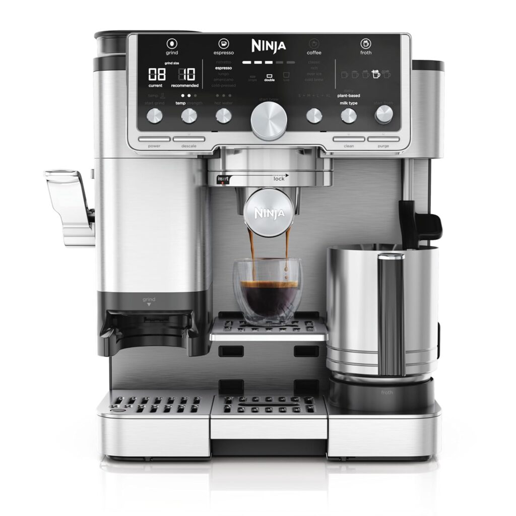 Espresso and filter coffee machine with built-in grinder